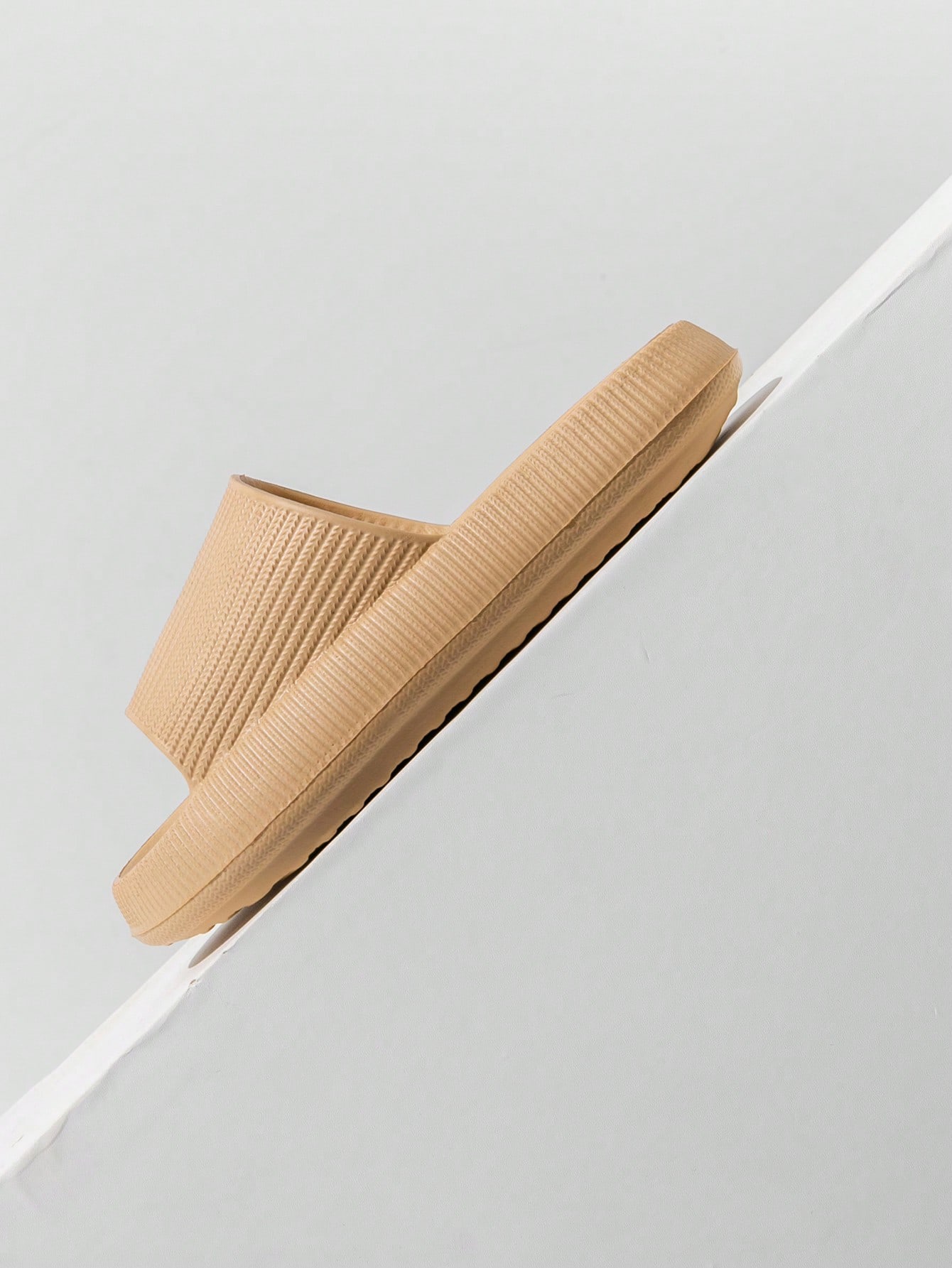 Summer Beach Thick Bottom Non-slip Plastic Slippers Khaki Casual Slip-on Slippers For Women, Khaki Women's Plastic Slippers - Image 3